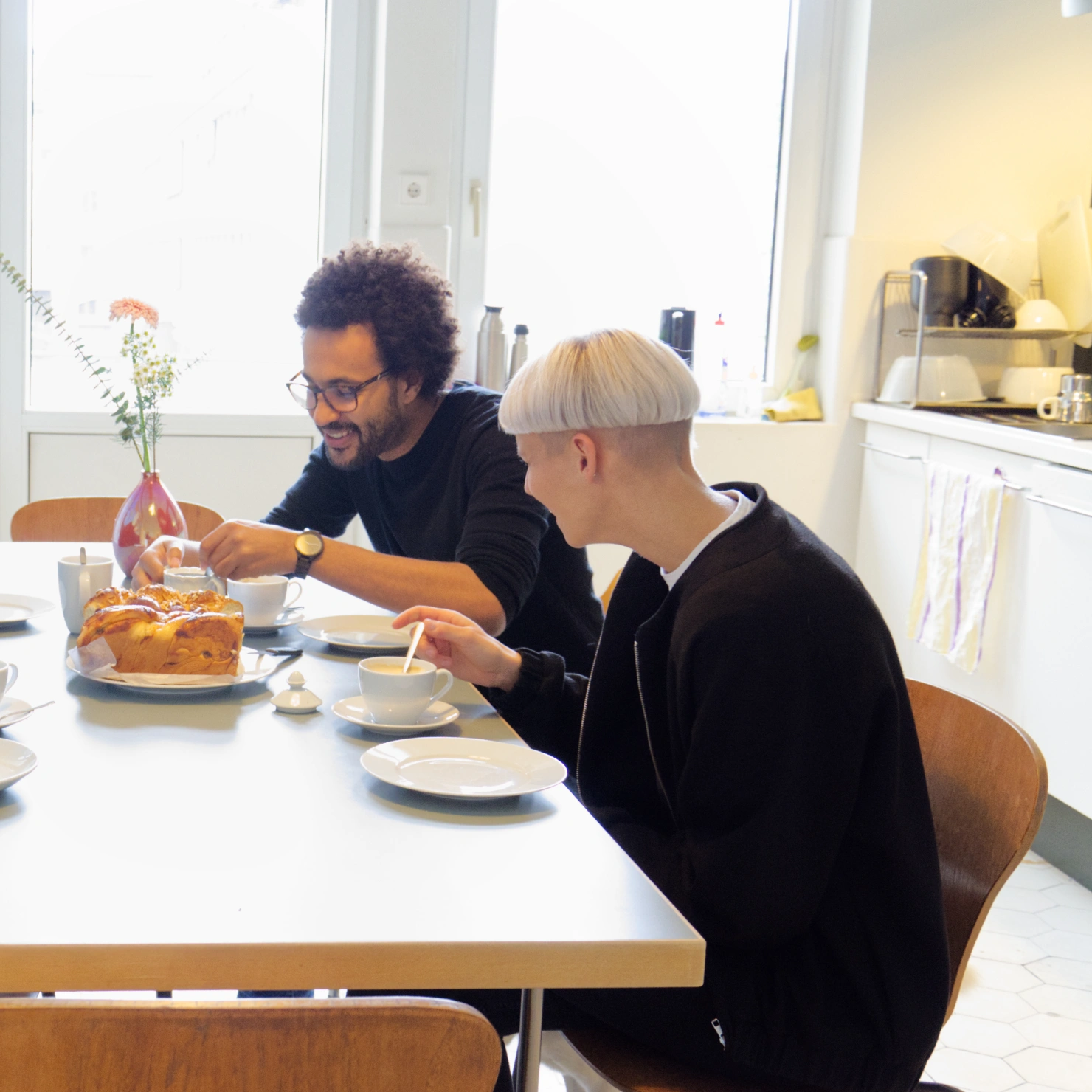 Dennis Mußgnug bei Kaffee und Kuchen